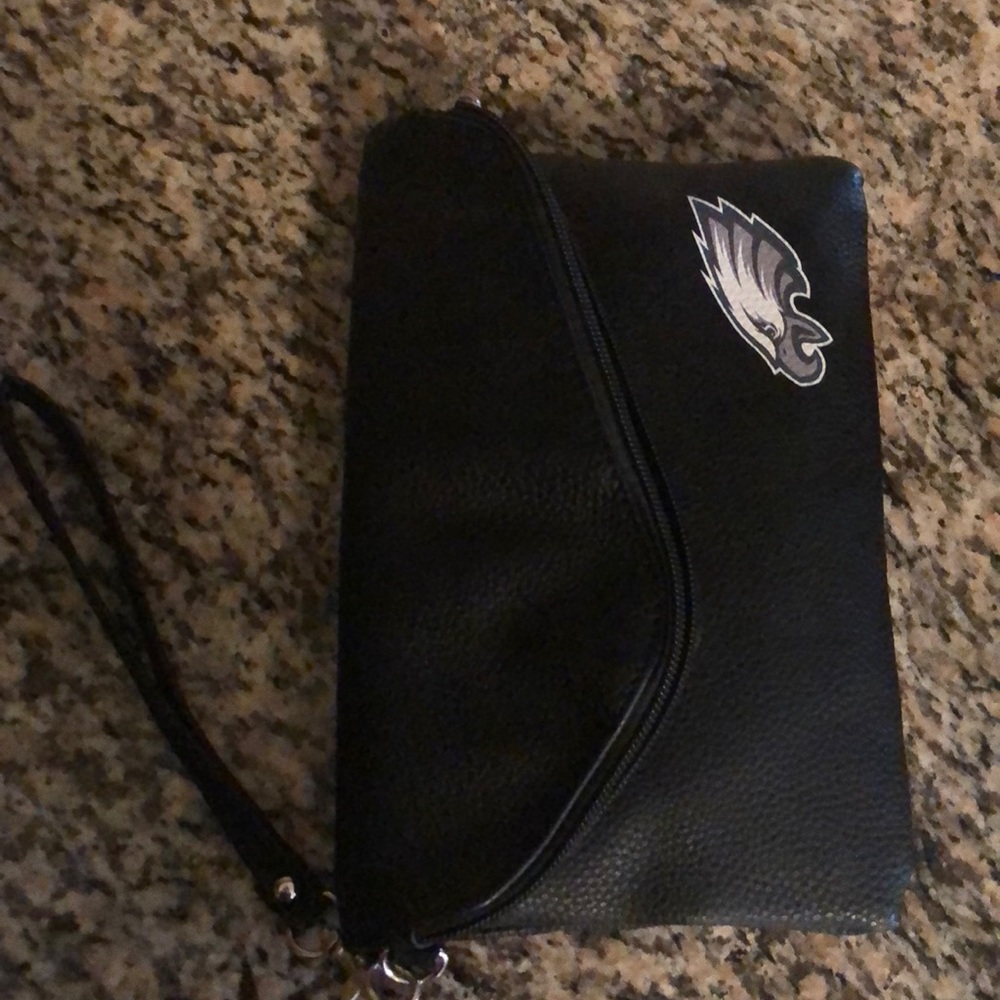 Eagles 🦅 Clutch SOLD‼️